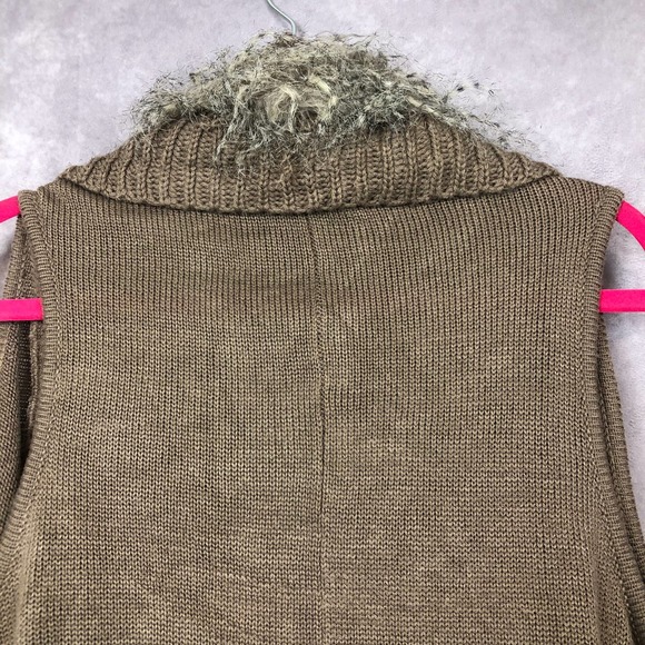 Sweater Project Faux Fur Sweater Vest Cardigan Tan Outdoor Cozy Size Small - Picture 4 of 8